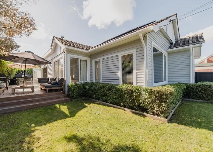 Somerfield Statement - Bold 3Br House On Barrington